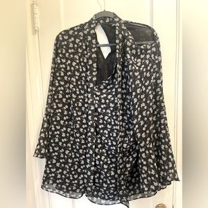 City chic Long sleeve floral blouse with front bow tie